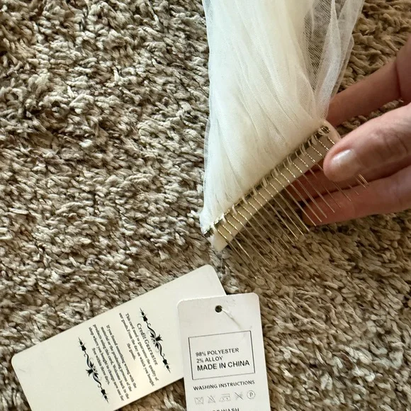 Ivory Bridal Veil Hair Comb - Picture 4 of 6